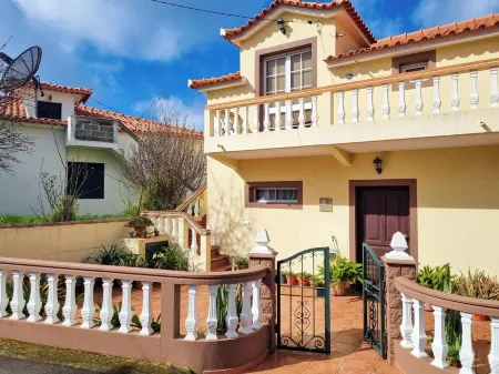 Achada Hillside & Ocean View Apartment with Free WIFI in Arco da Calheta