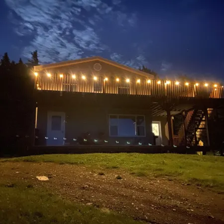 (Meat Cove)Hines Ocean View Lodge