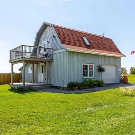 Homestead 1810 - newly renovated barn loft apartment minutes from Charlottetown