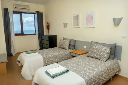 Ericeira-T1- The family Apt Beach Отели рядом с достопримечательностью «Ermida de São Sebastião»