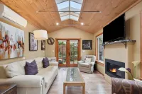 Spacious character suite! Close to local private schools, dining and more!