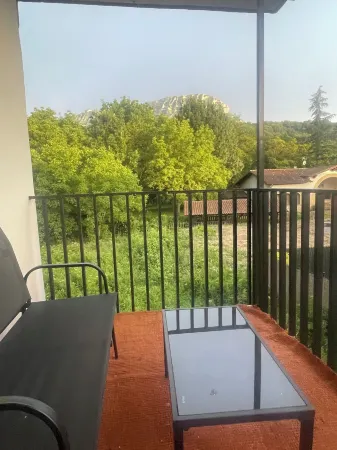 3-Bed Artist Chalet Near San Sebastian Sleeps 6 Отели в г. Лейса