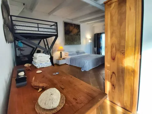 Best location Walk distance to beach,casinos,restaurants,bars,night life,shops 2
