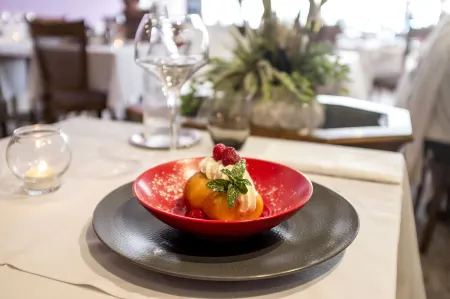 Logis Hotel de la Paix Отели в г. Этреопон