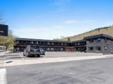 羊絨客棧 奇蘭縣酒店