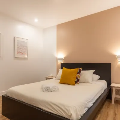 Auberge Saintlo Montréal Hostel Hoteles cerca de Pabellón Centre Bell