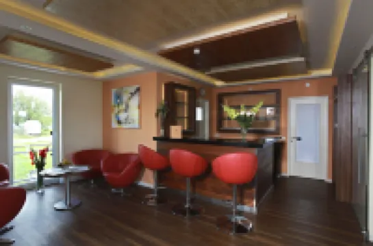 โรงแรมวาร์โนว