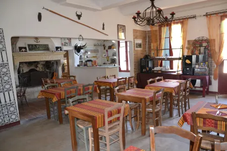 Mas de Sylvereal Отели в г. Вовер