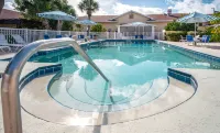 Island Sun Inn & Suites - Historic Venice & Beach Getaway - Beach