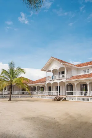 Agu Azul Beach Resort Hotel Boutique Отели в г. Baru