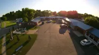 Two Rivers Inn West - parking