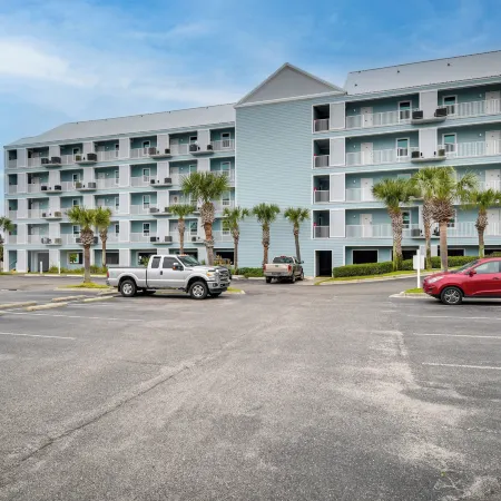 Gulf Coast 'Cozy Condo' w/ Pool: Walk to Beach!