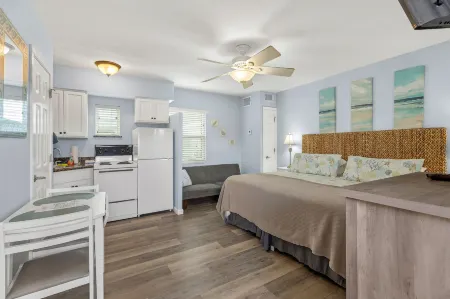 A Beach Retreat on Casey Key Отели рядом с достопримечательностью «Nokomis Beach»