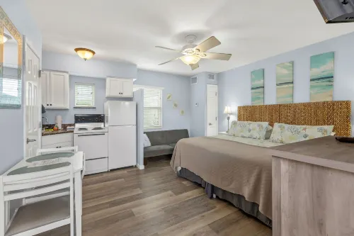 A Beach Retreat on Casey Key Отели в г. Венис