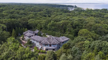 East Hampton Art House Bed and Breakfast