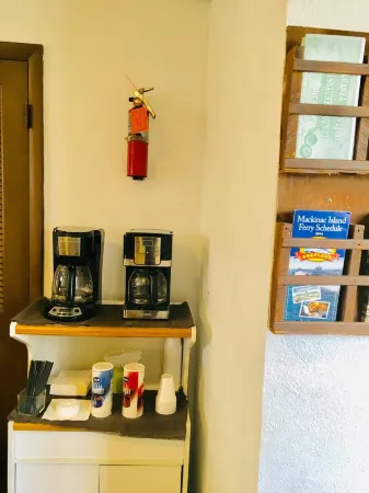 Granada Inn Motel - Kalkaska