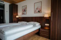 eduCARE Hotel - balcony