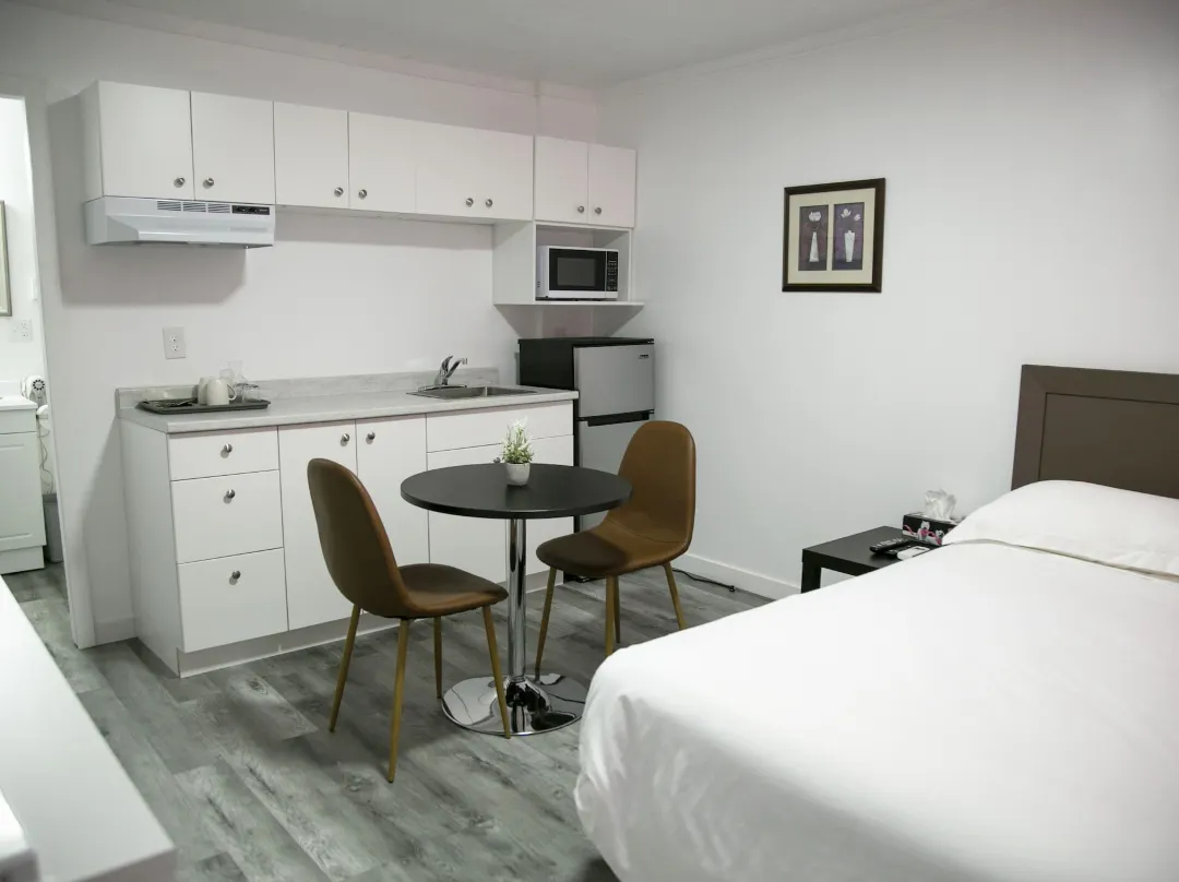 Westview Centre Motel Ltd - Vancouver Island