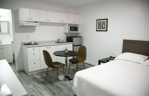 Westview 中心汽車旅館有限公司