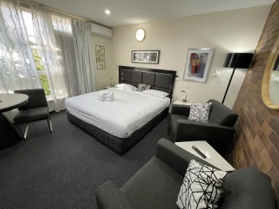 Lakeview Motor Inn Hotels near Lake Macquarie City Council