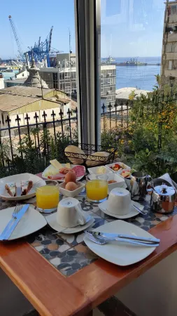 Ayca la Flora Hotel Boutique Отели рядом с достопримечательностью «Iglesia de los Sagrados Corazones»