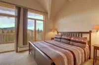 Prospector Point E 4Br 3.5ba 4 Bedroom Townhouse by RedAwning