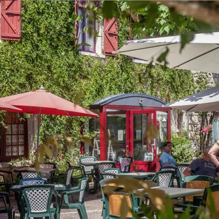 Logis Hotels - Auberge de l'Île - Hôtel 3 étoiles et Restaurant