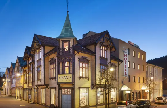 埃格爾松大酒店