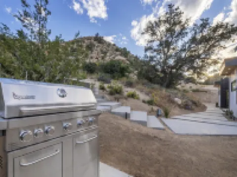 A Little Tish - Secluded Stargazers Getaway 2 Bedroom Home by RedAwning 絲蘭谷酒店