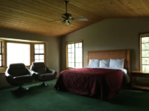 Mountain Trail Lodge and Vacation Rentals Hotels in Oakhurst