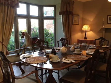 Castle Farm House B&B Отели в г. Корби