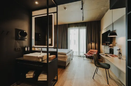 HIIVE Oldenburg - Designhotel Hotels in der Nähe von EWE-Arena