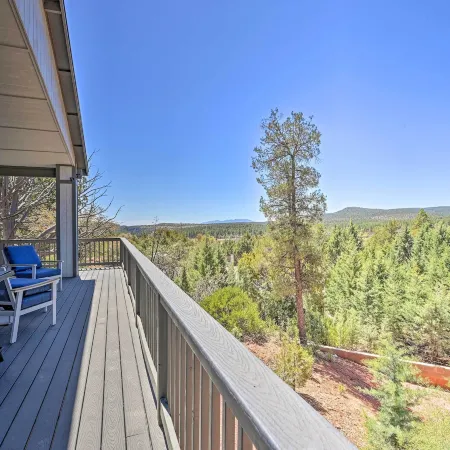 Mtn Views & Gas Fire Pit: Luxe Pine Escape!