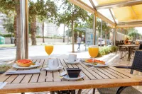 Hotel Castilla Alicante - breakfast