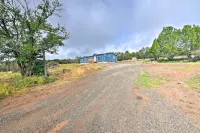Cedaredge Hideaway w/ Grill & Mountain Views! - parking