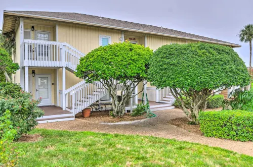 Cozy Destin Condo w/ Amenities + Private Beach!