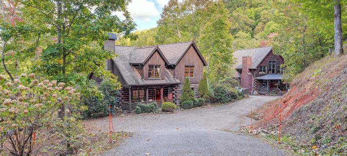 Hot Tub and Fire Pit Getaway Near Nantahala Gorge! Hotels in Cowee