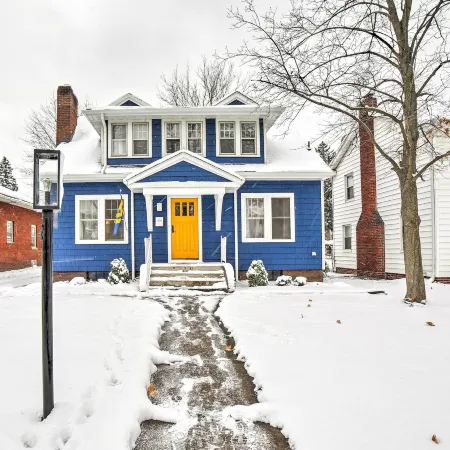 South Bend Home < 1 Mi to Notre Dame!
