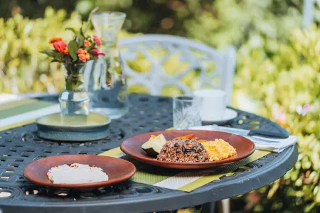 Cedrela Eco-Lodge & Restaurante