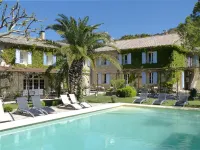 Logis Hôtel la Sommellerie 샤또뇌프듀빠쁘 호텔