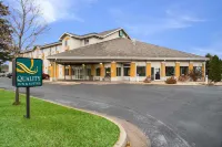 Quality Inn & Suites Hotels in Menomonie