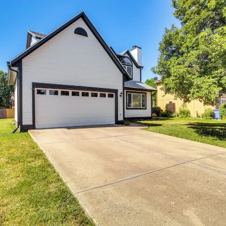 Spacious Olathe Home w/ Fireplace: Near Parks!