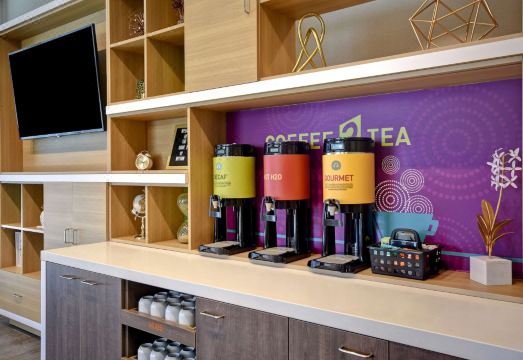 5. 홈2 스위트 바..