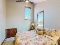 Lake Chelan Shores: Sandy Beach Delight # 1-5; Chelan, WA. Beautiful 2-bdr condo Hotels in Chelan