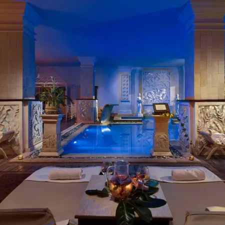 Royal Garden Villas, Luxury Hotel