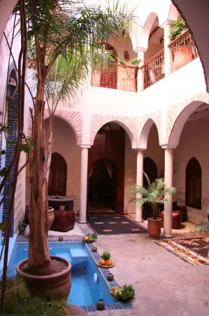 Riad Zen House Отели рядом с достопримечательностью «PalmGolf Marrakech Palmeraie»