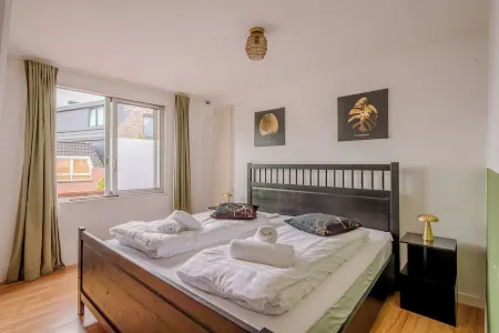 Stay de laat Отели в г. Алкмар