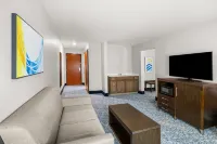 Holiday Inn Express Asheville - Woodfin Hotels in Marshall