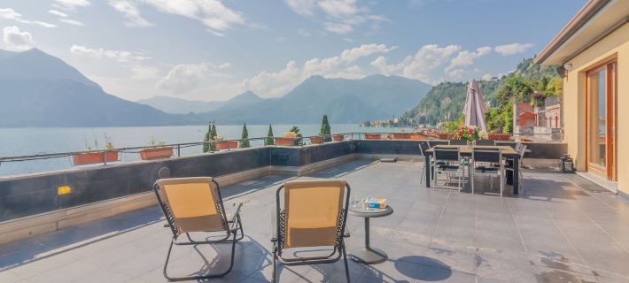 Fontana Penthouse in Fiumelatte Hotels in Varenna