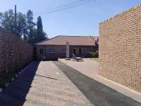 Emperor Lodge and Tours Hotels in Germiston